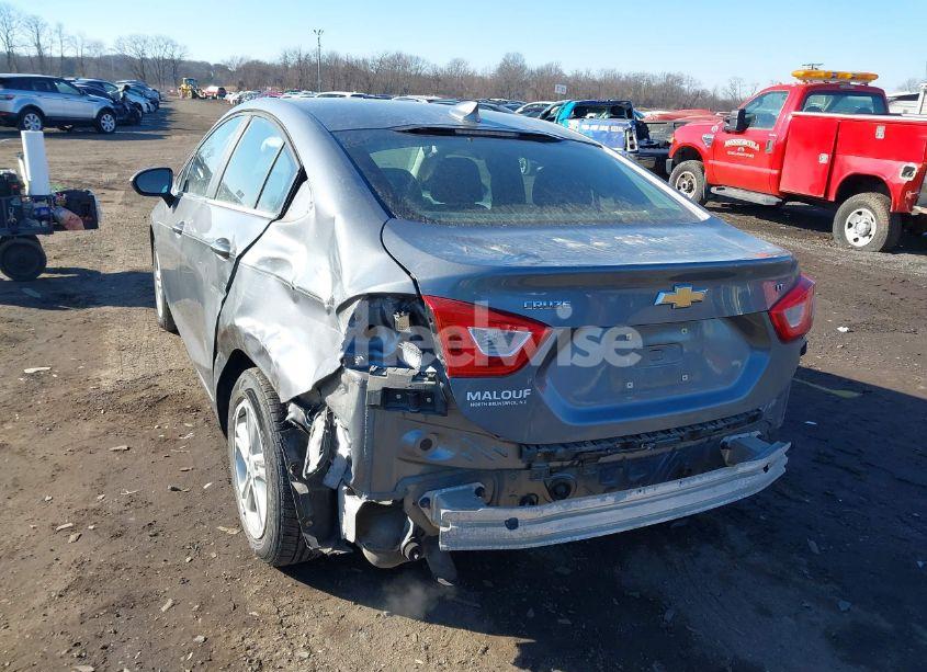 Photo 6 of 2018 Chevrolet Cruze LT AUTO (VIN 1G1BE5SM6J7117705)