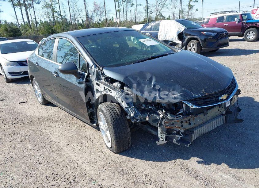2018 Chevrolet Cruze LT AUTO (VIN 1G1BE5SM6J7121947) main photo