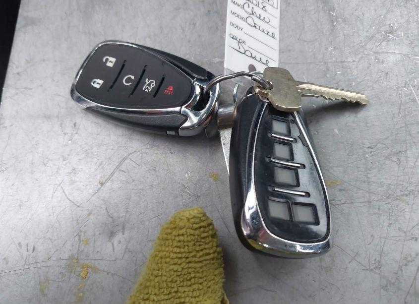 Photo 11 of 2018 Chevrolet Cruze LT AUTO (VIN 1G1BE5SM6J7134827)