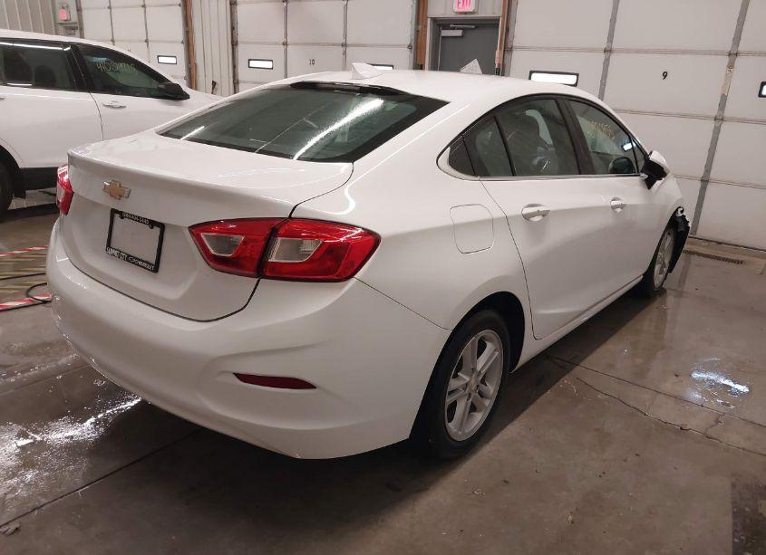 Photo 4 of 2018 Chevrolet Cruze LT AUTO (VIN 1G1BE5SM6J7134827)