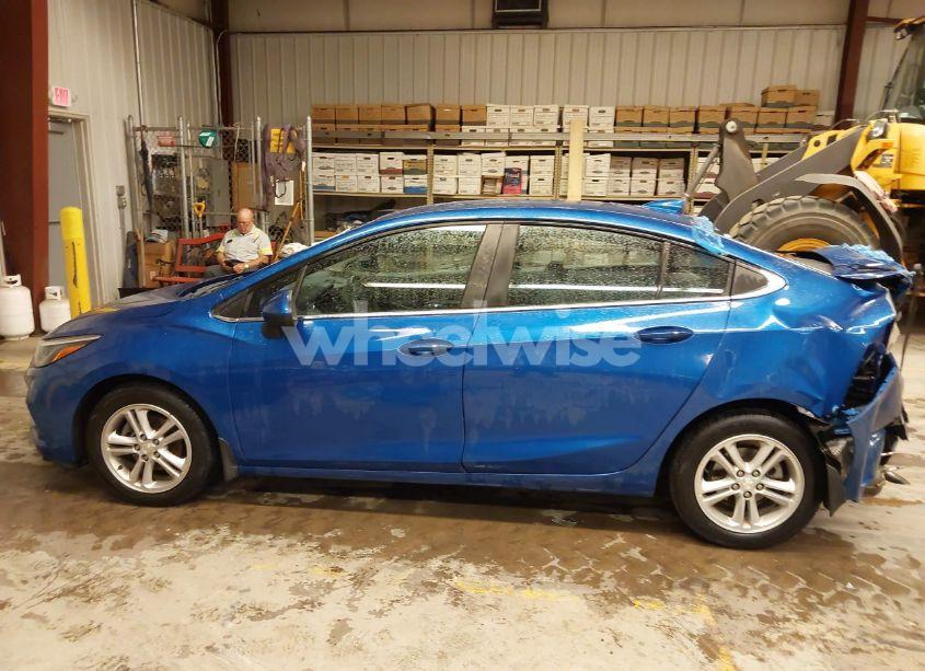 Photo 15 of 2018 Chevrolet Cruze LT AUTO (VIN 1G1BE5SM6J7136092)