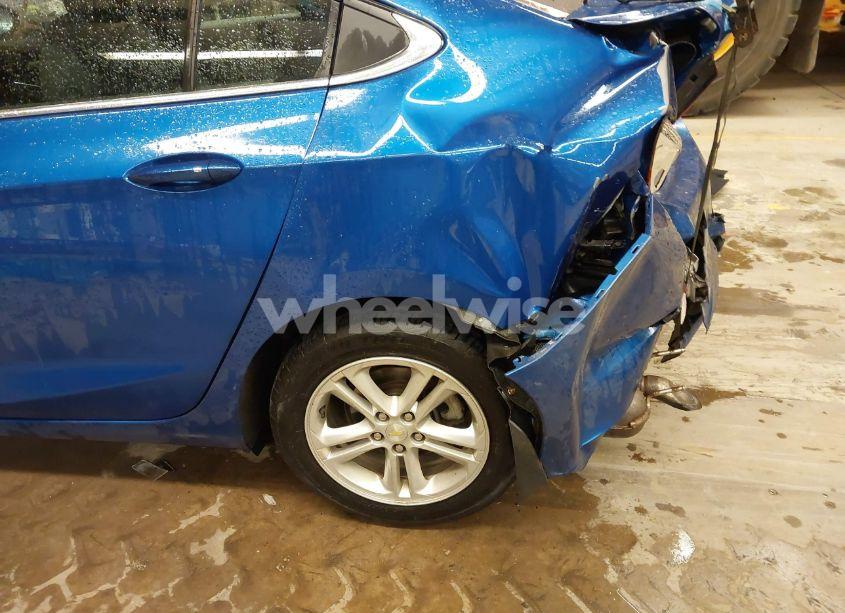 Photo 19 of 2018 Chevrolet Cruze LT AUTO (VIN 1G1BE5SM6J7136092)