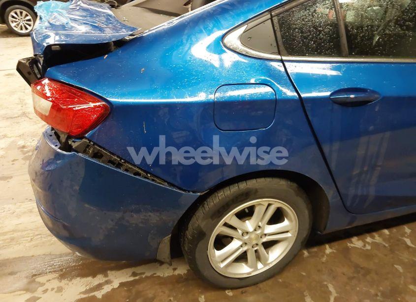 Photo 20 of 2018 Chevrolet Cruze LT AUTO (VIN 1G1BE5SM6J7136092)