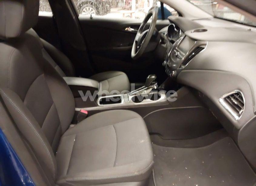 Photo 5 of 2018 Chevrolet Cruze LT AUTO (VIN 1G1BE5SM6J7136092)