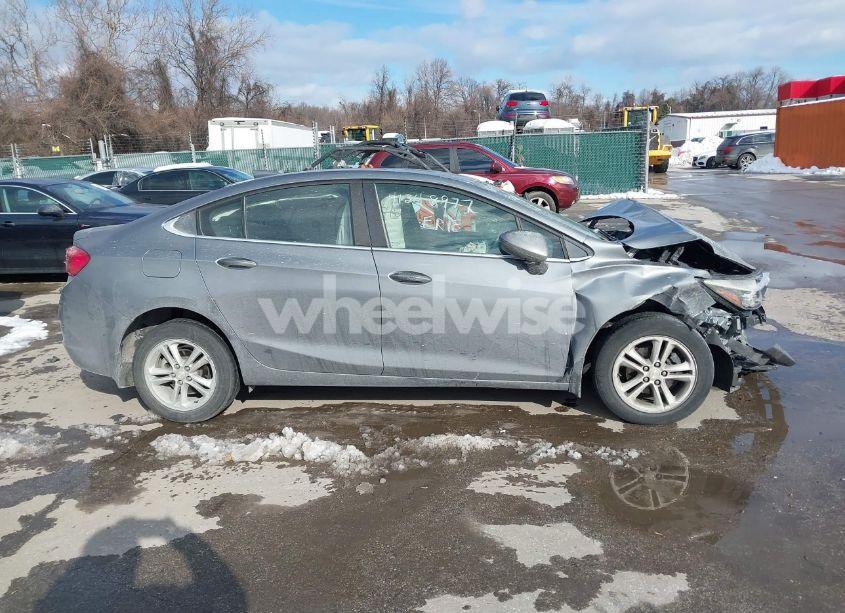 Photo 14 of 2018 Chevrolet Cruze LT AUTO (VIN 1G1BE5SM6J7155144)
