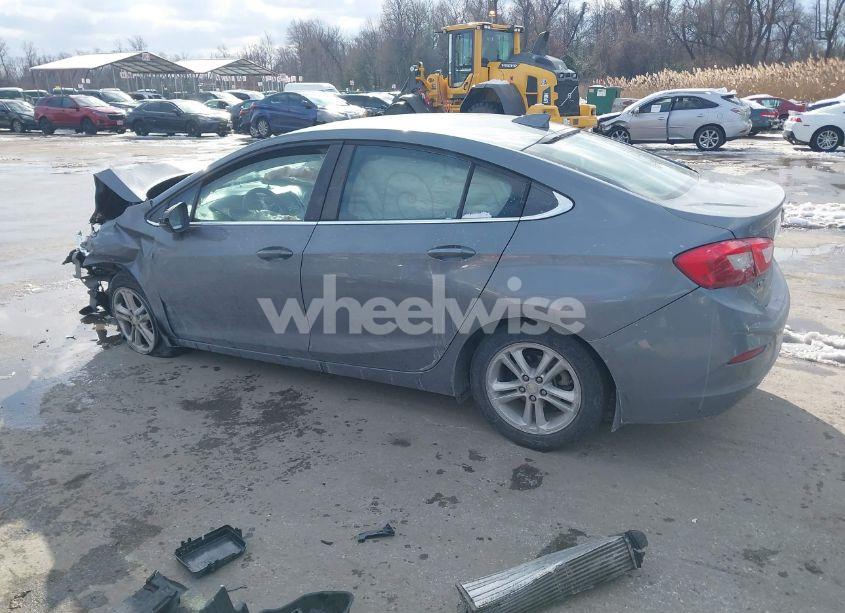 Photo 15 of 2018 Chevrolet Cruze LT AUTO (VIN 1G1BE5SM6J7155144)