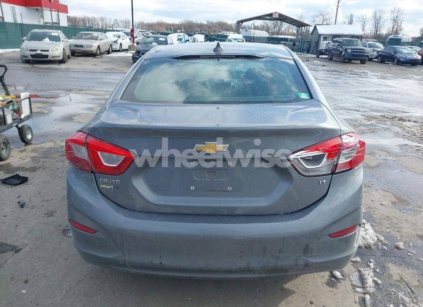 Photo 17 of 2018 Chevrolet Cruze LT AUTO (VIN 1G1BE5SM6J7155144)