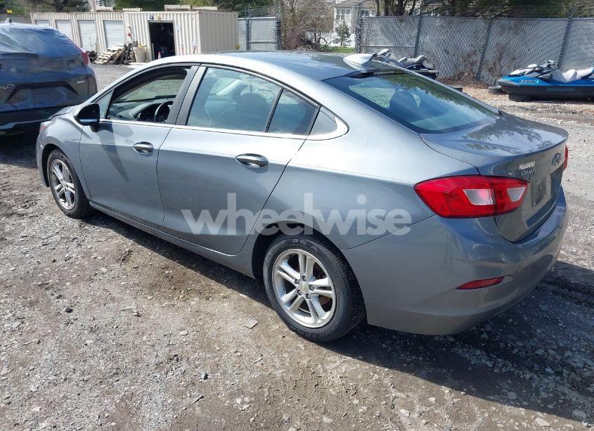 Photo 3 of 2018 Chevrolet Cruze LT AUTO (VIN 1G1BE5SM6J7155385)