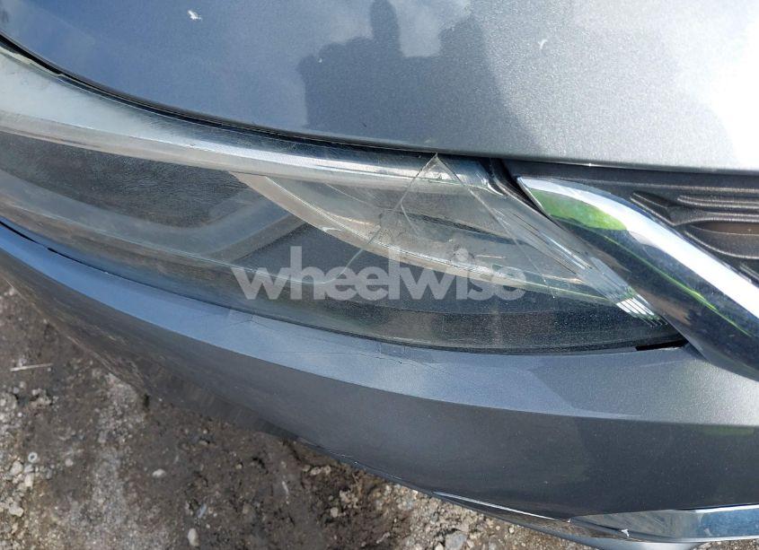 Photo 6 of 2018 Chevrolet Cruze LT AUTO (VIN 1G1BE5SM6J7155385)