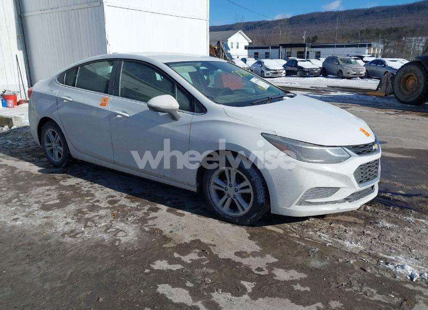 2018 Chevrolet Cruze LT AUTO (VIN 1G1BE5SM6J7170078) main photo