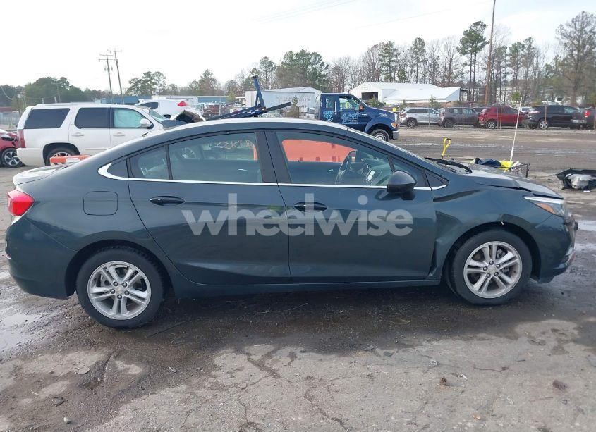 Photo 13 of 2018 Chevrolet Cruze LT AUTO (VIN 1G1BE5SM6J7171974)