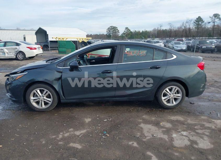 Photo 14 of 2018 Chevrolet Cruze LT AUTO (VIN 1G1BE5SM6J7171974)