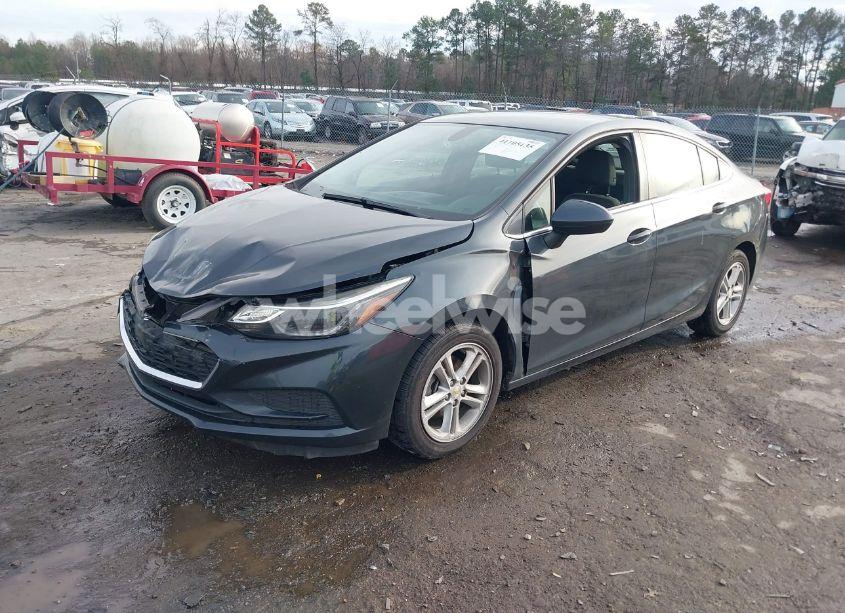 Photo 2 of 2018 Chevrolet Cruze LT AUTO (VIN 1G1BE5SM6J7171974)