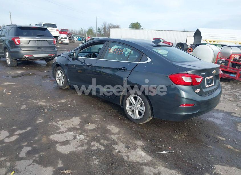 Photo 3 of 2018 Chevrolet Cruze LT AUTO (VIN 1G1BE5SM6J7171974)