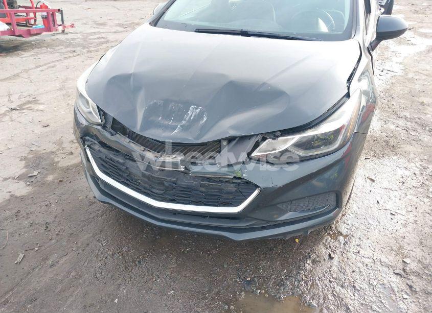 Photo 6 of 2018 Chevrolet Cruze LT AUTO (VIN 1G1BE5SM6J7171974)