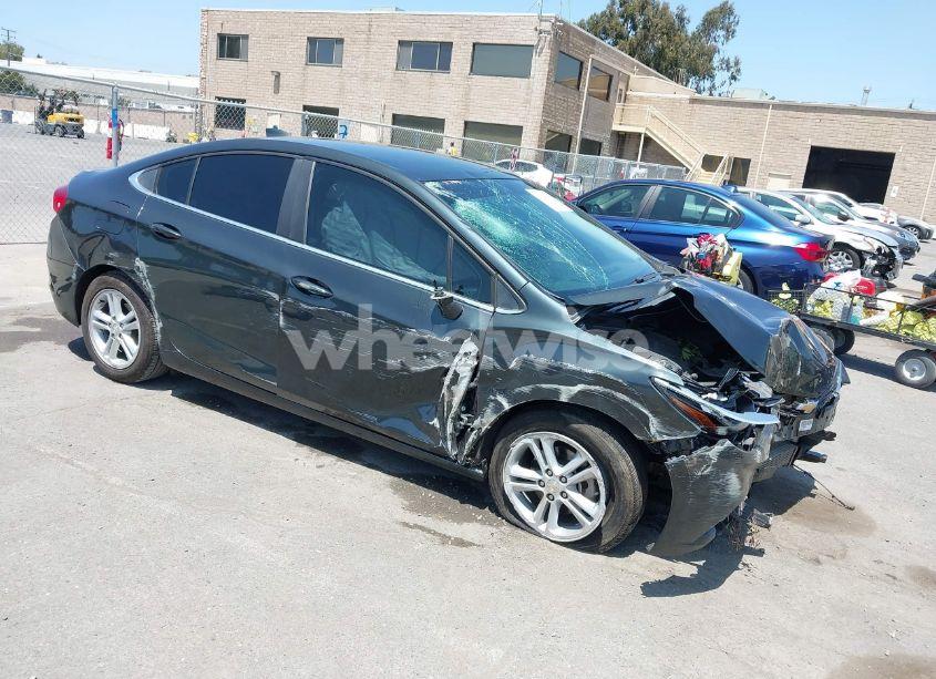 2018 Chevrolet Cruze LT AUTO (VIN 1G1BE5SM6J7195207) main photo