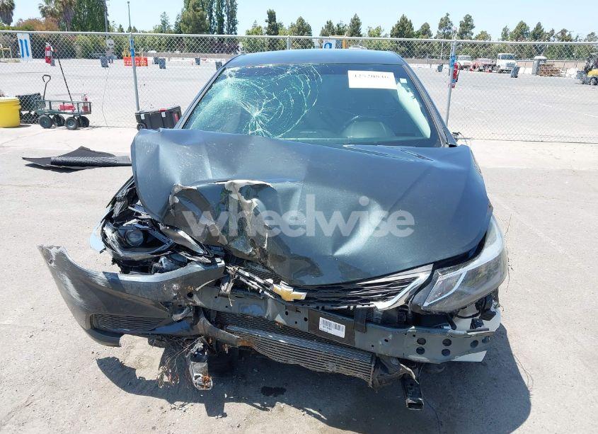 Photo 13 of 2018 Chevrolet Cruze LT AUTO (VIN 1G1BE5SM6J7195207)