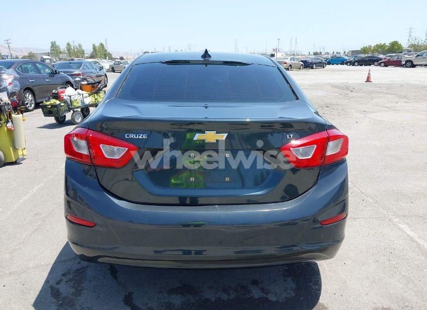 Photo 17 of 2018 Chevrolet Cruze LT AUTO (VIN 1G1BE5SM6J7195207)