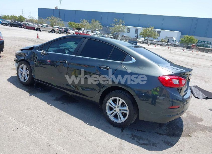 Photo 3 of 2018 Chevrolet Cruze LT AUTO (VIN 1G1BE5SM6J7195207)