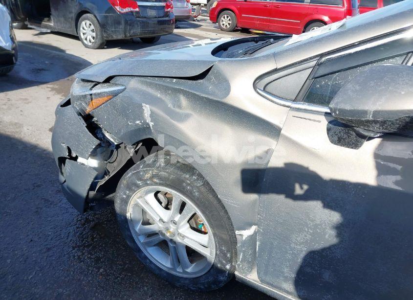 Photo 12 of 2018 Chevrolet Cruze LT AUTO (VIN 1G1BE5SM6J7205007)