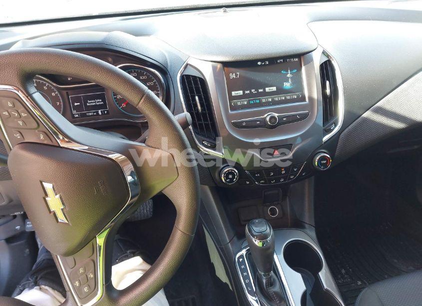 Photo 19 of 2018 Chevrolet Cruze LT AUTO (VIN 1G1BE5SM6J7205007)