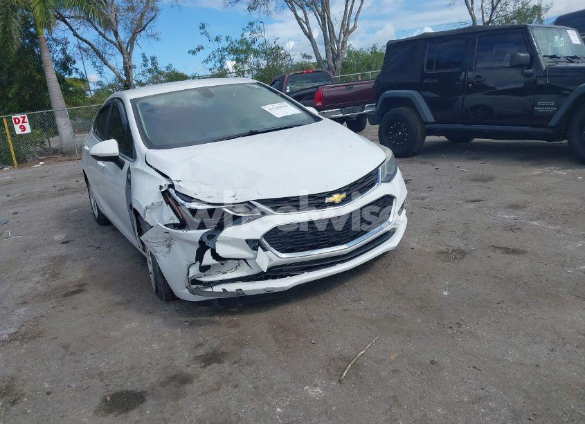 Photo 12 of 2018 Chevrolet Cruze LT AUTO (VIN 1G1BE5SM6J7224334)