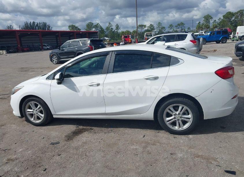 Photo 15 of 2018 Chevrolet Cruze LT AUTO (VIN 1G1BE5SM6J7224334)