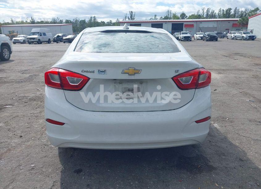 Photo 17 of 2018 Chevrolet Cruze LT AUTO (VIN 1G1BE5SM6J7224334)