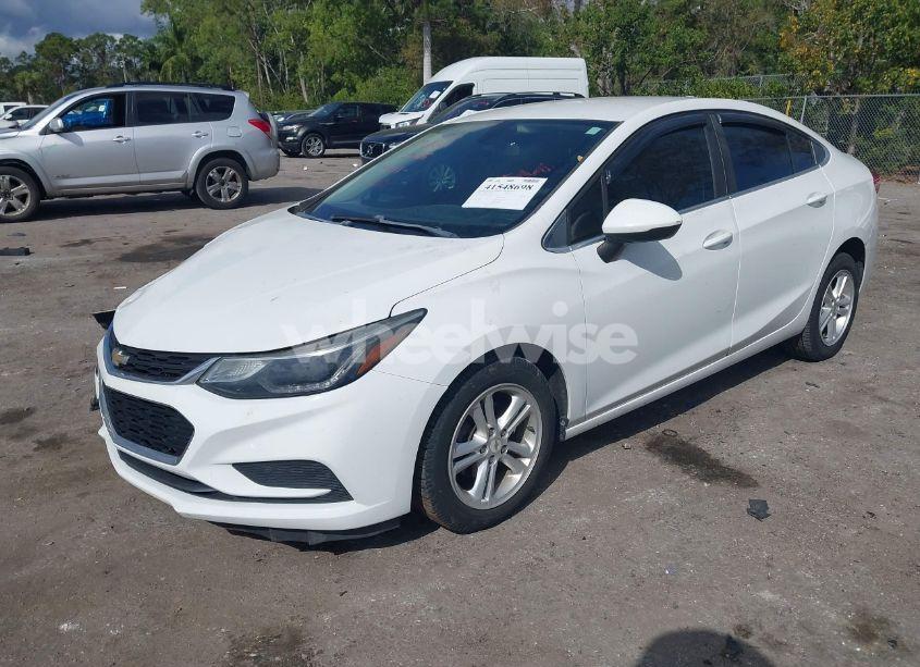 Photo 2 of 2018 Chevrolet Cruze LT AUTO (VIN 1G1BE5SM6J7224334)