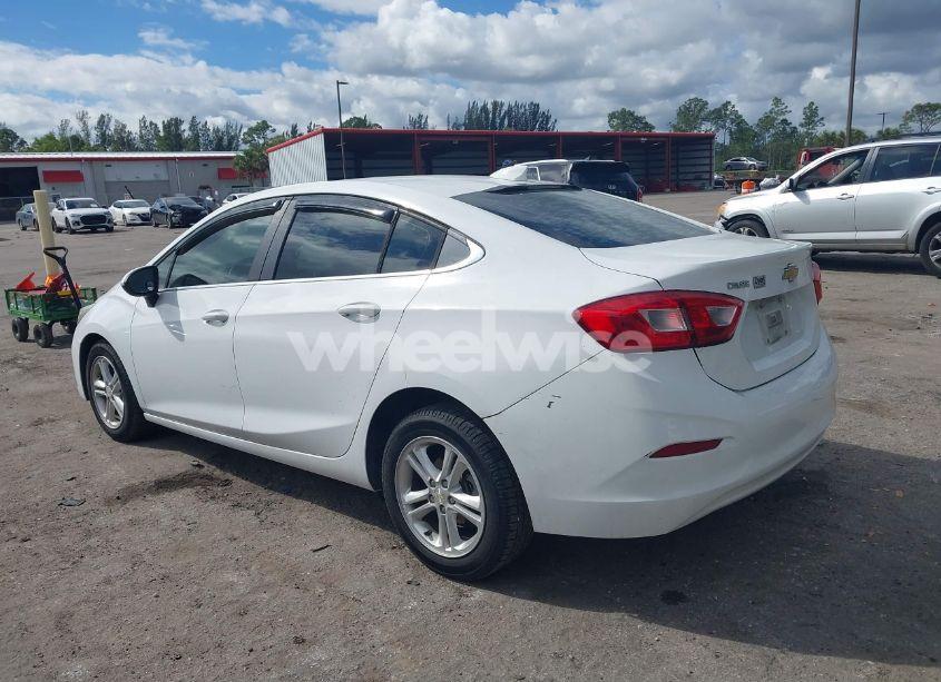 Photo 3 of 2018 Chevrolet Cruze LT AUTO (VIN 1G1BE5SM6J7224334)