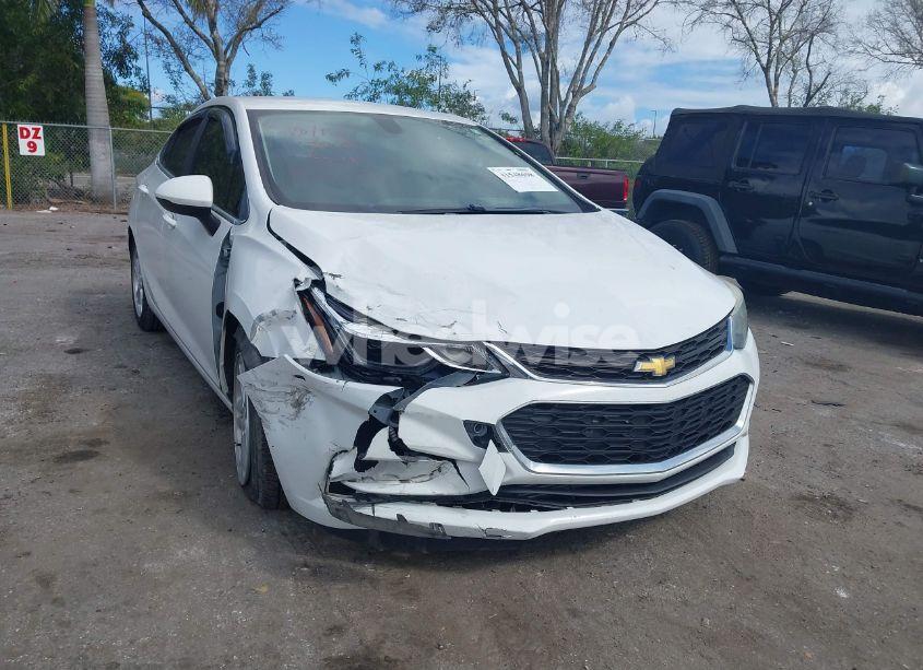 Photo 6 of 2018 Chevrolet Cruze LT AUTO (VIN 1G1BE5SM6J7224334)