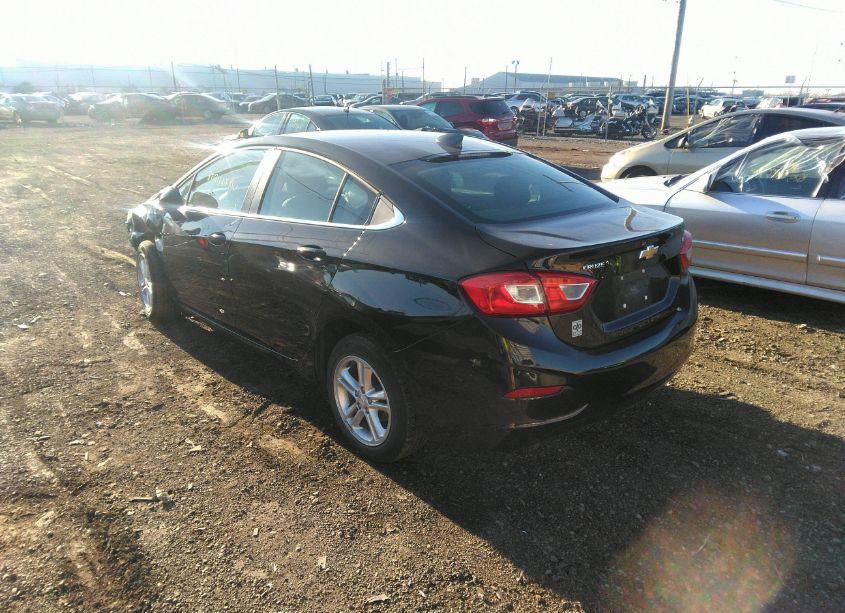 Photo 3 of 2018 Chevrolet Cruze LT AUTO (VIN 1G1BE5SM6J7224544)