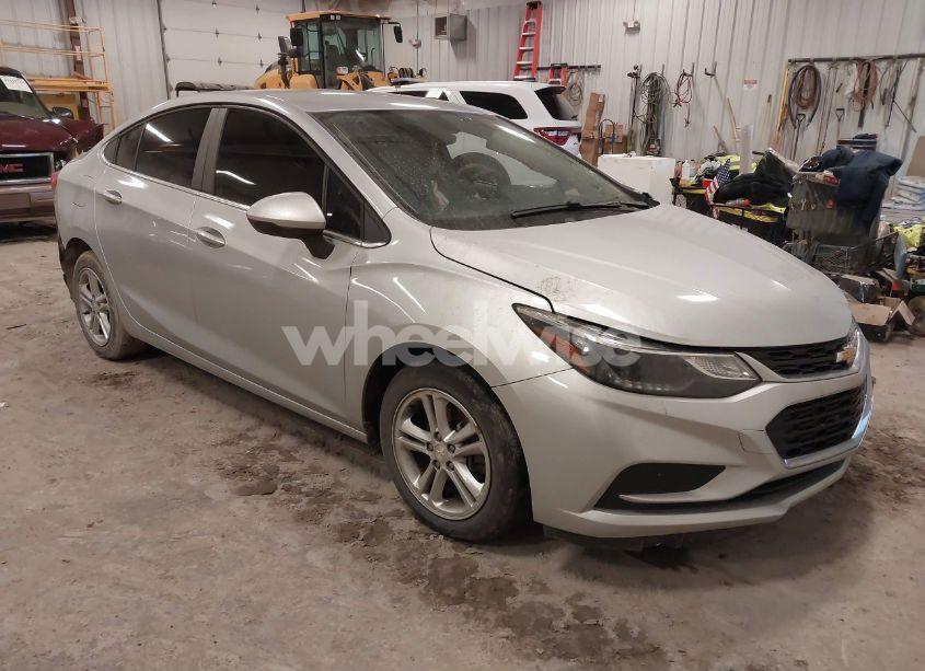 2018 Chevrolet Cruze LT AUTO (VIN 1G1BE5SM6J7244101) main photo