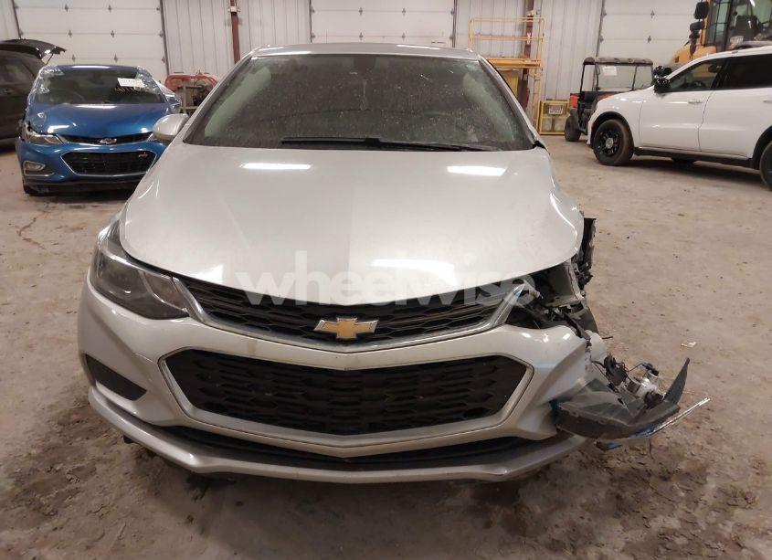 Photo 11 of 2018 Chevrolet Cruze LT AUTO (VIN 1G1BE5SM6J7244101)