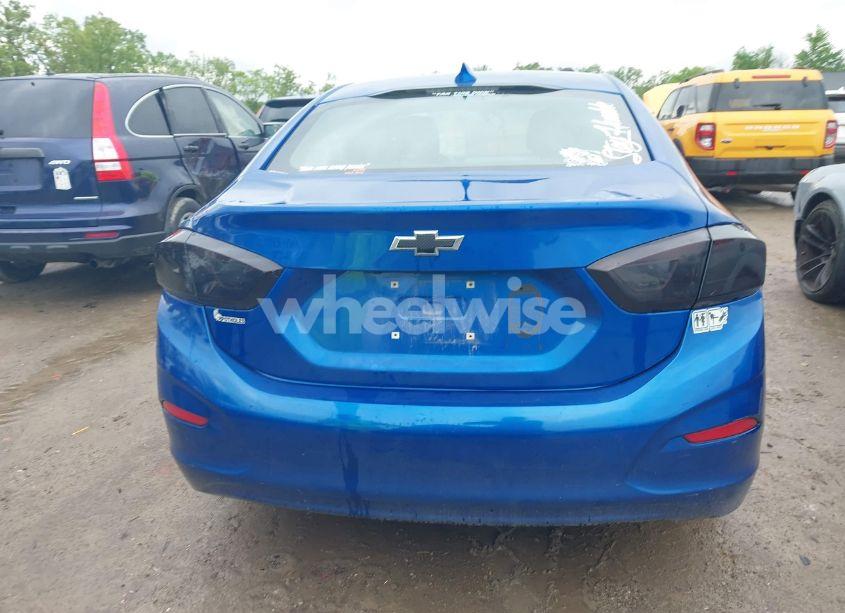 Photo 16 of 2019 Chevrolet Cruze LT (VIN 1G1BE5SM6K7106334)