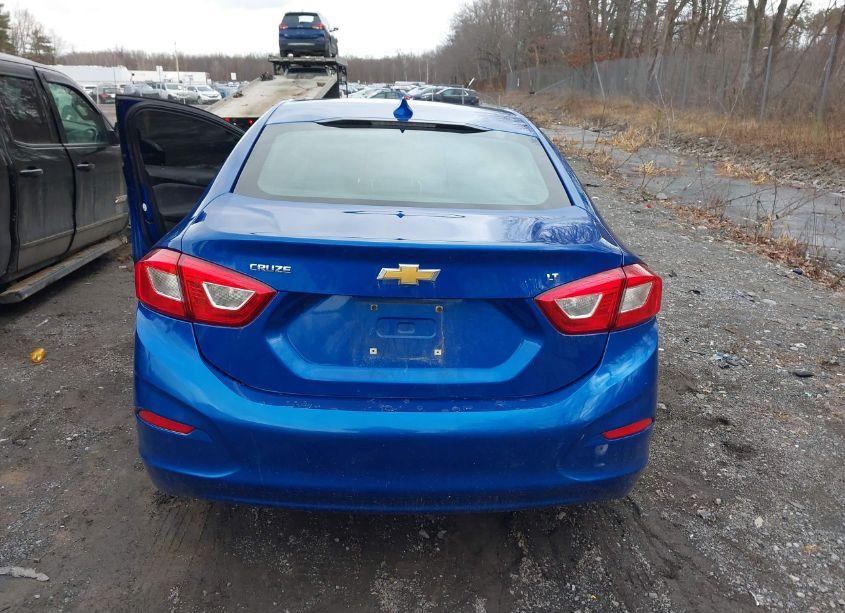 Photo 16 of 2019 Chevrolet Cruze LT (VIN 1G1BE5SM6K7113767)