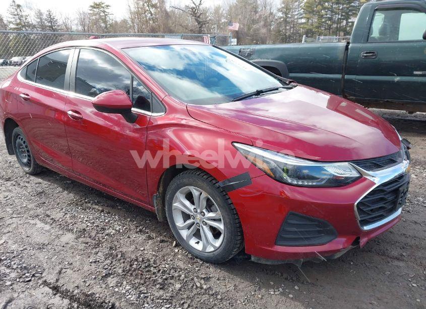 2019 Chevrolet Cruze LT (VIN 1G1BE5SM6K7125336) main photo