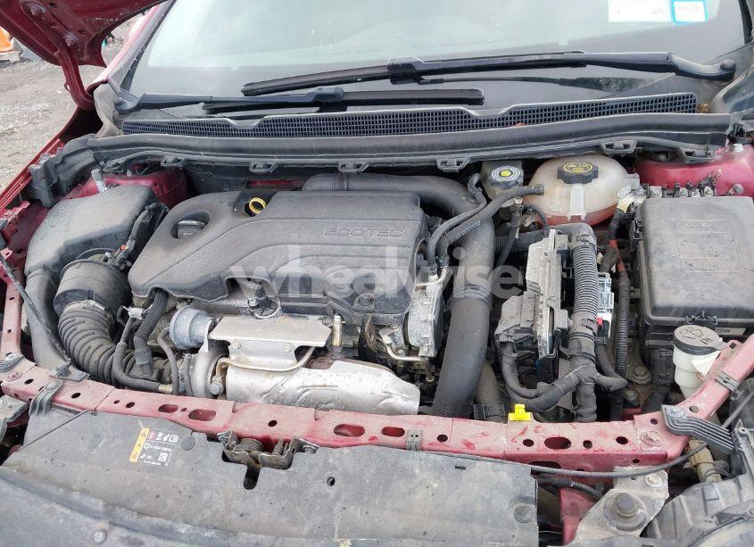 Photo 10 of 2019 Chevrolet Cruze LT (VIN 1G1BE5SM6K7125336)