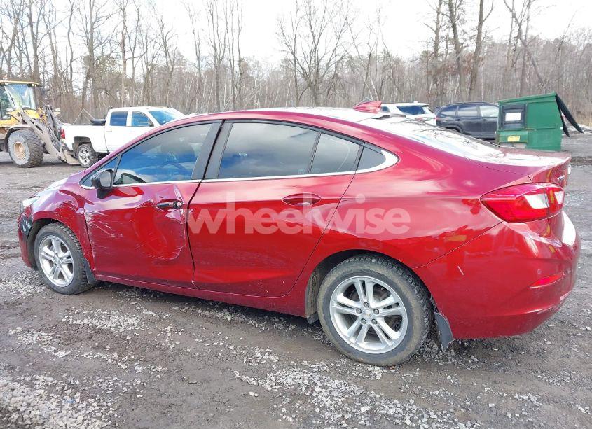 Photo 14 of 2019 Chevrolet Cruze LT (VIN 1G1BE5SM6K7125336)