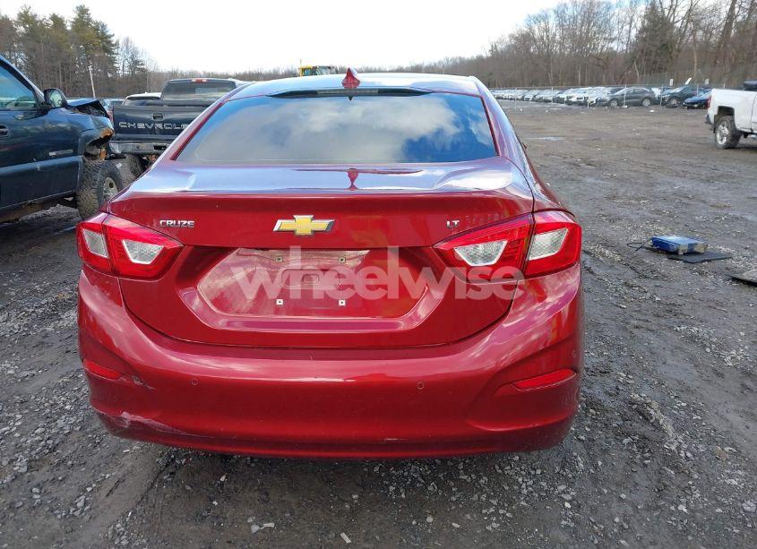 Photo 16 of 2019 Chevrolet Cruze LT (VIN 1G1BE5SM6K7125336)
