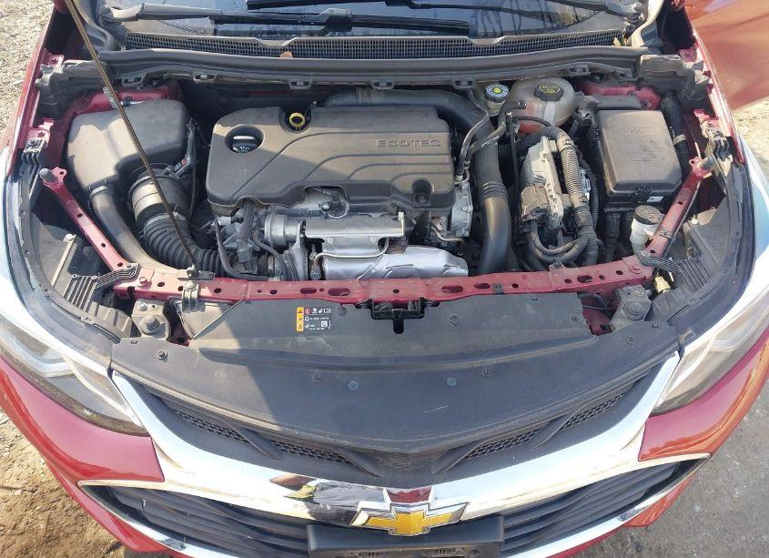 Photo 10 of 2019 Chevrolet Cruze LT (VIN 1G1BE5SM6K7134134)