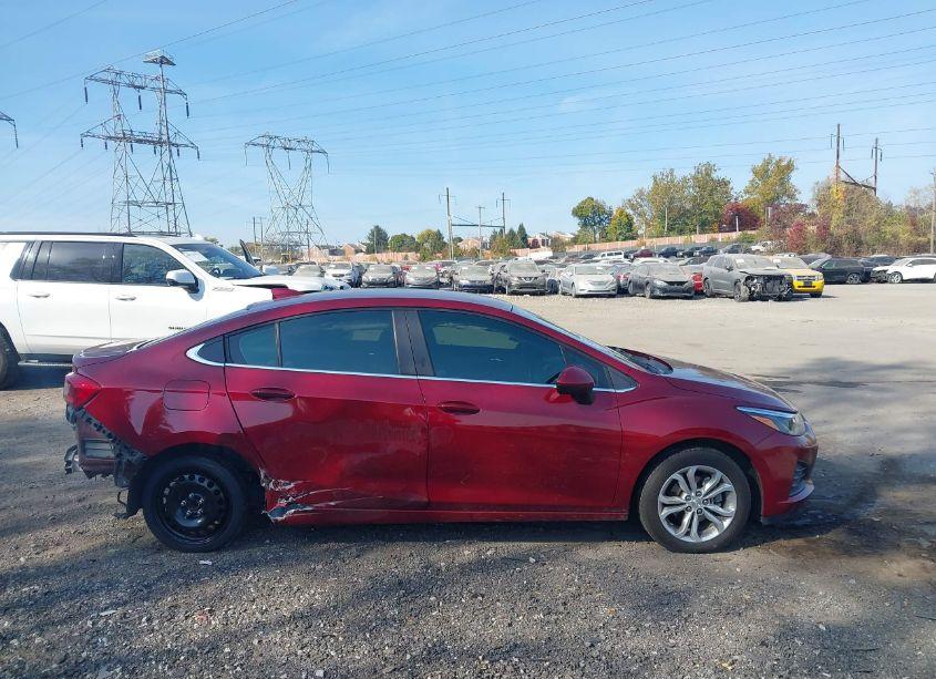 Photo 14 of 2019 Chevrolet Cruze LT (VIN 1G1BE5SM6K7134134)