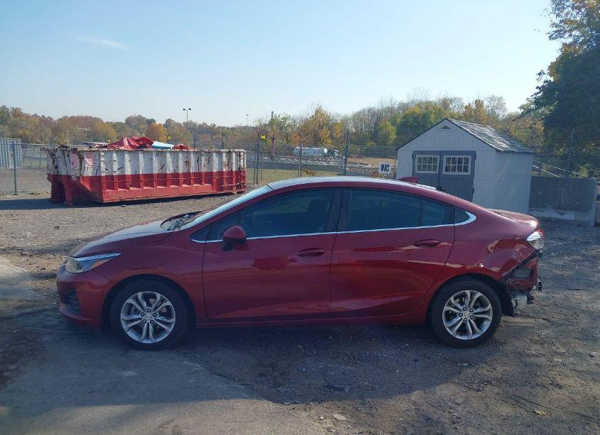 Photo 15 of 2019 Chevrolet Cruze LT (VIN 1G1BE5SM6K7134134)
