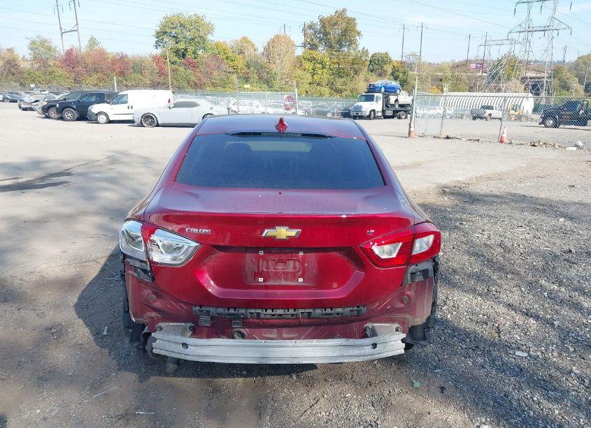 Photo 17 of 2019 Chevrolet Cruze LT (VIN 1G1BE5SM6K7134134)