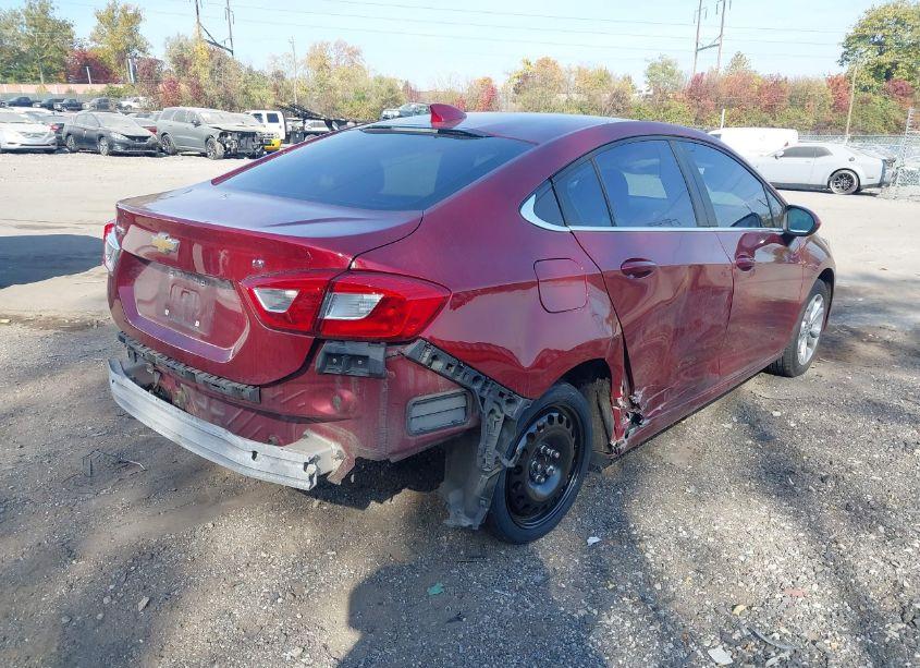 Photo 6 of 2019 Chevrolet Cruze LT (VIN 1G1BE5SM6K7134134)