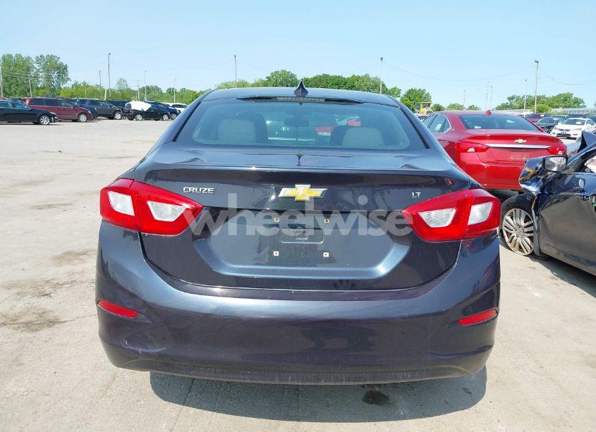 Photo 16 of 2016 Chevrolet Cruze LT (VIN 1G1BE5SM7G7232564)