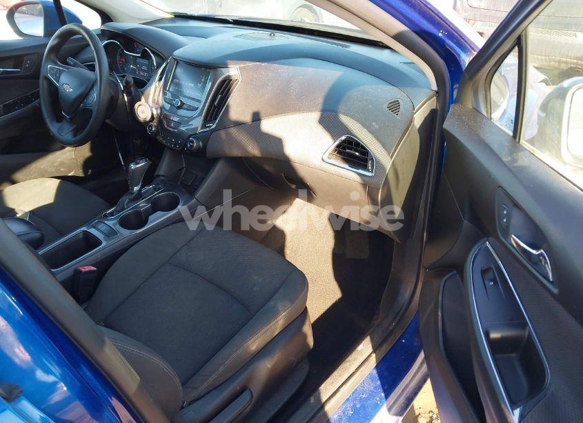 Photo 5 of 2016 Chevrolet Cruze LT AUTO (VIN 1G1BE5SM7G7236811)