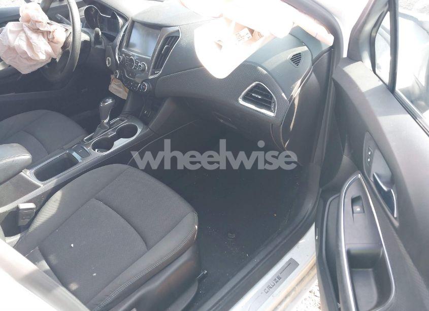 Photo 5 of 2016 Chevrolet Cruze LT AUTO (VIN 1G1BE5SM7G7261384)