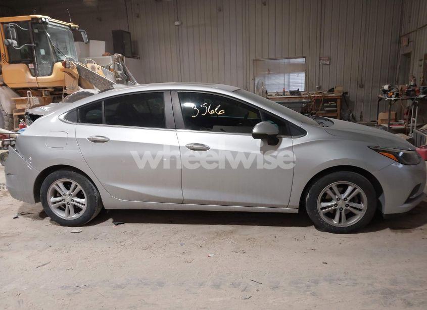 Photo 13 of 2016 Chevrolet Cruze LT AUTO (VIN 1G1BE5SM7G7311846)