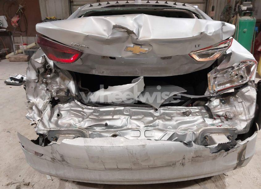 Photo 6 of 2016 Chevrolet Cruze LT AUTO (VIN 1G1BE5SM7G7311846)